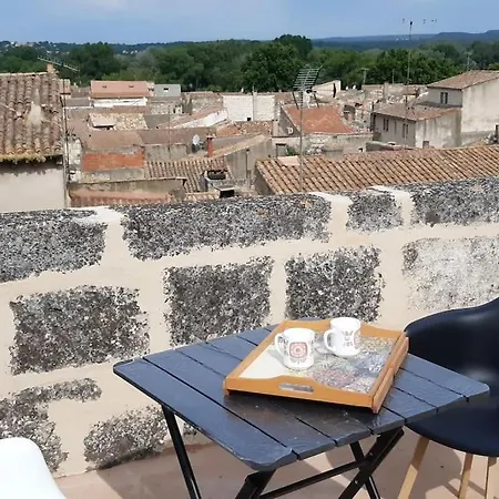 De La Tour, Au Premier Etage, Proche Nimes ,avignon, Arles *