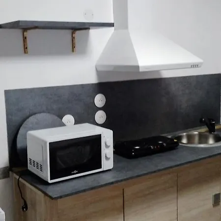 Appartement De La Tour, Au Premier Etage, Proche Nimes ,avignon, Arles