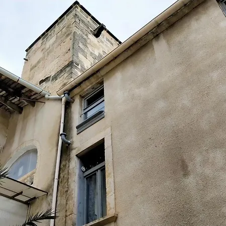 De La Tour, Au Premier Etage, Proche Nimes ,avignon, Arles Apartment *